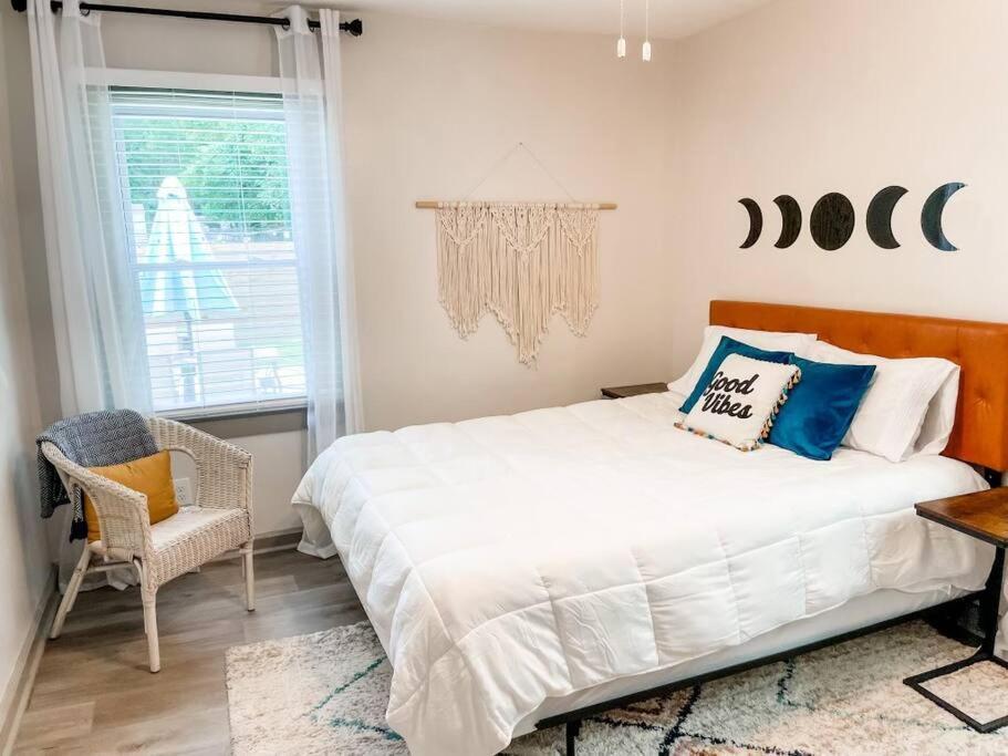 Apartment Blue W/ Free Golf Cart 1/2 Mi From Square
